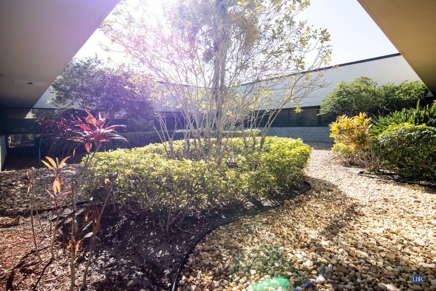 More Photos Of 154 Wickham Rd, Melbourne Office For Lease