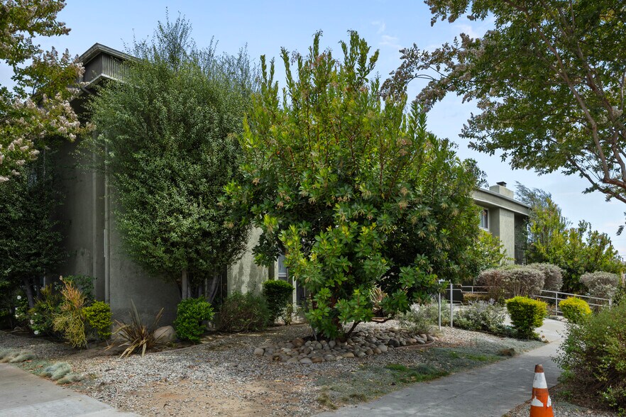More Photos Of 500 S Inglewood Ave, Inglewood Apartments For Sale