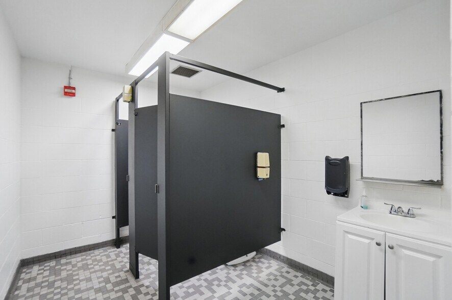 More Photos Of 1708 Baymiller St, Cincinnati Religious Facility For Sale