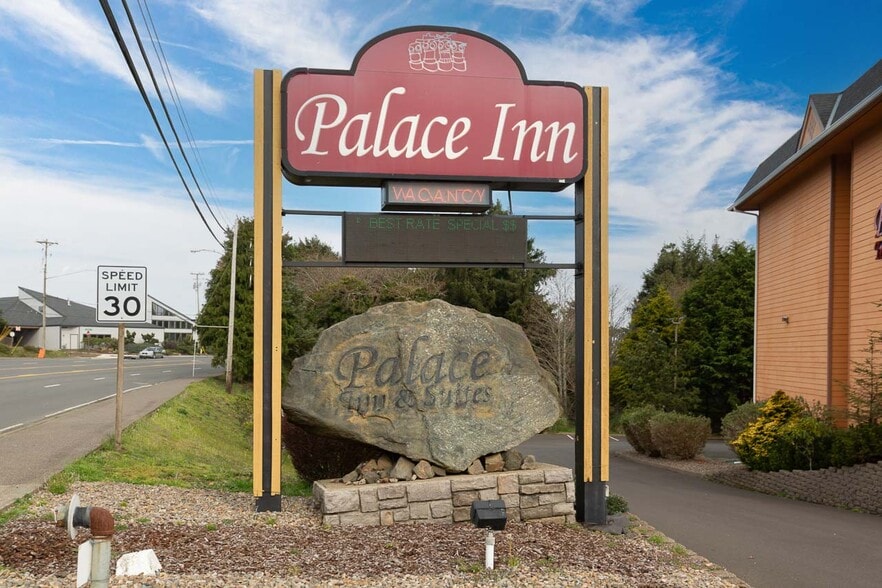 More Photos Of 550 SE Highway 101, Lincoln City Hotel For Sale