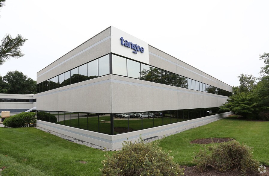 More Photos Of 1 Waterview Dr, Shelton Light Distribution For Lease