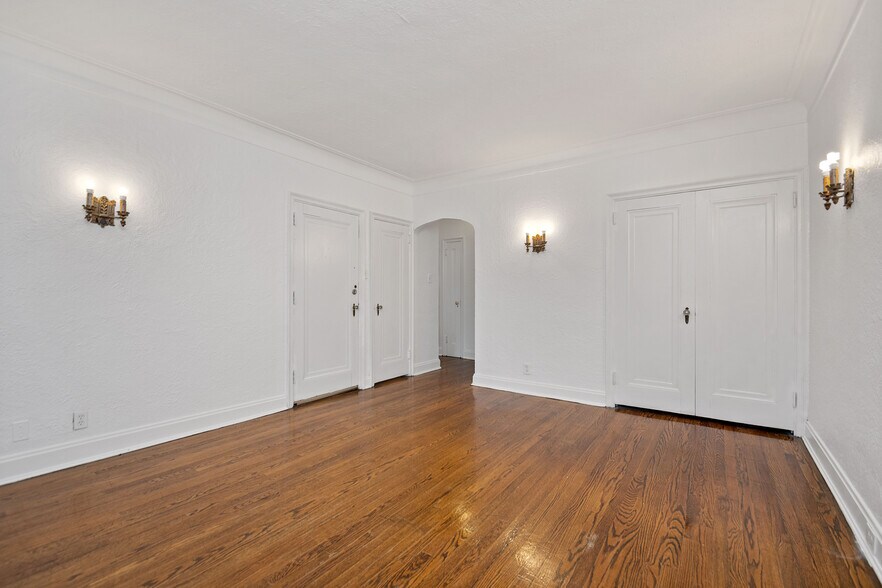 More Photos Of , Cincinnati Multifamily For Sale