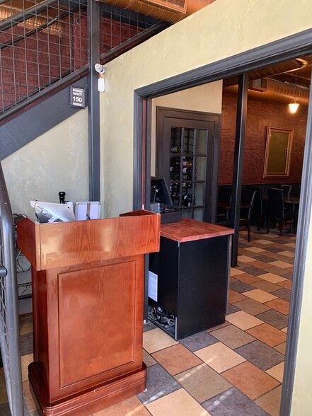 More Photos Of 307 N Broadway, Green Bay Restaurant For Sale