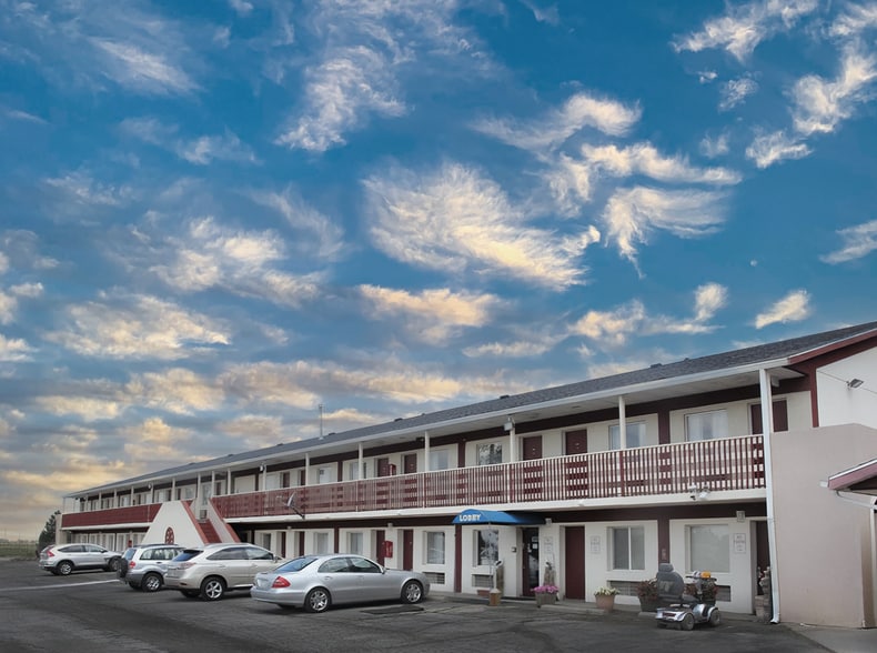 Primary Photo Of 10530 Corduroy Rd, Curtice Hotel For Sale