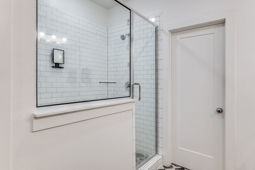 More Photos Of 2513 El Camino Ln, Dallas Specialty For Sale