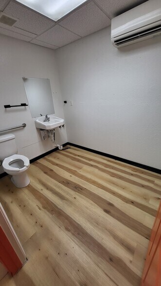 More Photos Of 110 Mary Esther Blvd, Mary Esther Freestanding For Lease