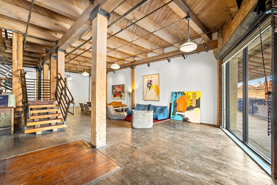 More Photos Of 1113 Vine St, Houston Loft Creative Space For Lease