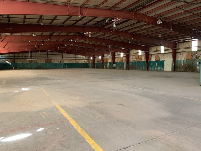 More Photos Of 110 W Borderland Rd, El Paso Warehouse For Lease