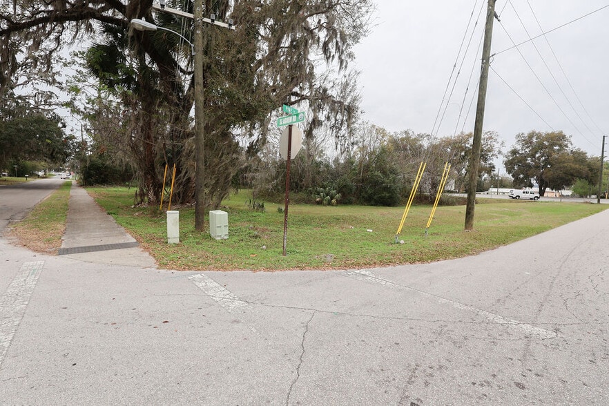 More Photos Of 5810-5840 SE Abshier Blvd, Belleview Storefront For Sale