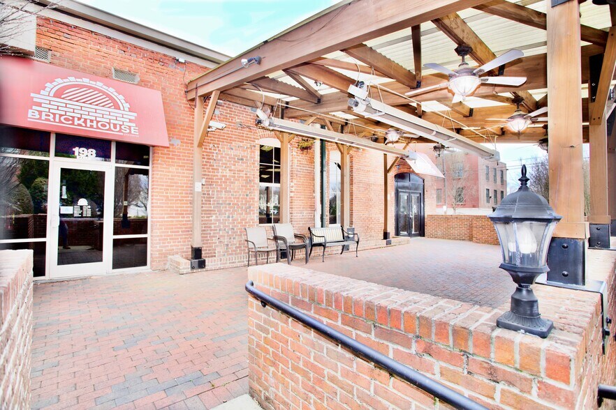 More Photos Of 198 Ezell St, Spartanburg Restaurant For Lease