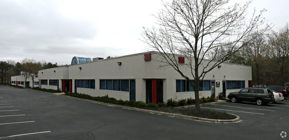 More Photos Of 300 Corporate Plz, Islandia Office For Lease