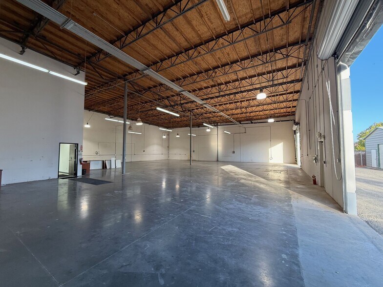 More Photos Of 1403 Nichols Dr, Rocklin Warehouse For Sale