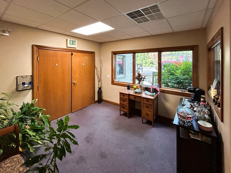 More Photos Of 10729 Coldwater Rd, Fort Wayne Office For Sale