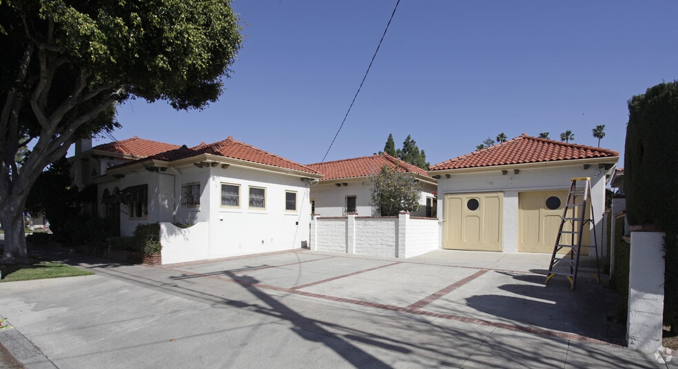 More Photos Of 702-704 E Chapman Ave, Orange Office For Lease