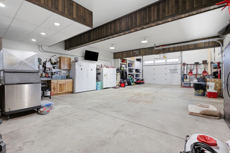 More Photos Of 11700 Sturgis Rd, Summerset Warehouse For Sale