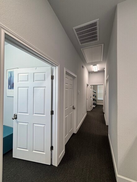 More Photos Of 660 S Bagdad Rd, Leander Office For Sale
