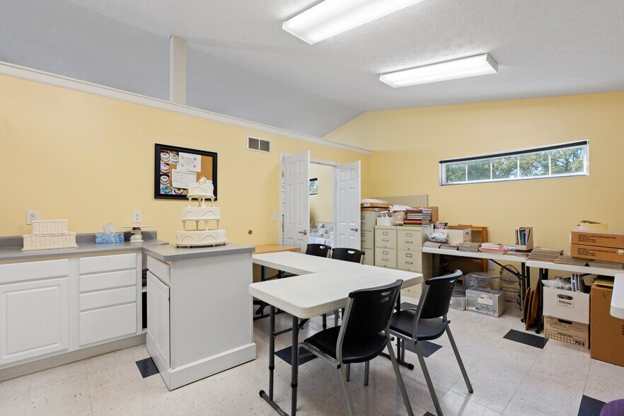 More Photos Of 3341 Dayton-xenia Rd, Dayton Storefront Retail Office For Sale