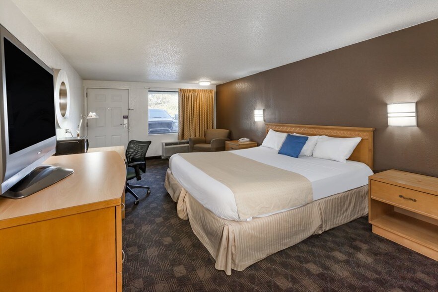 More Photos Of 2324 Austins Pkwy, Flint Hotel For Sale