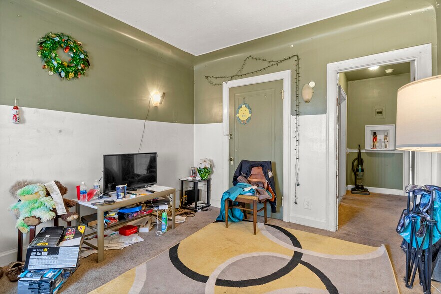 More Photos Of 1205 Garfield Ave, Lincoln Park Apartments For Sale