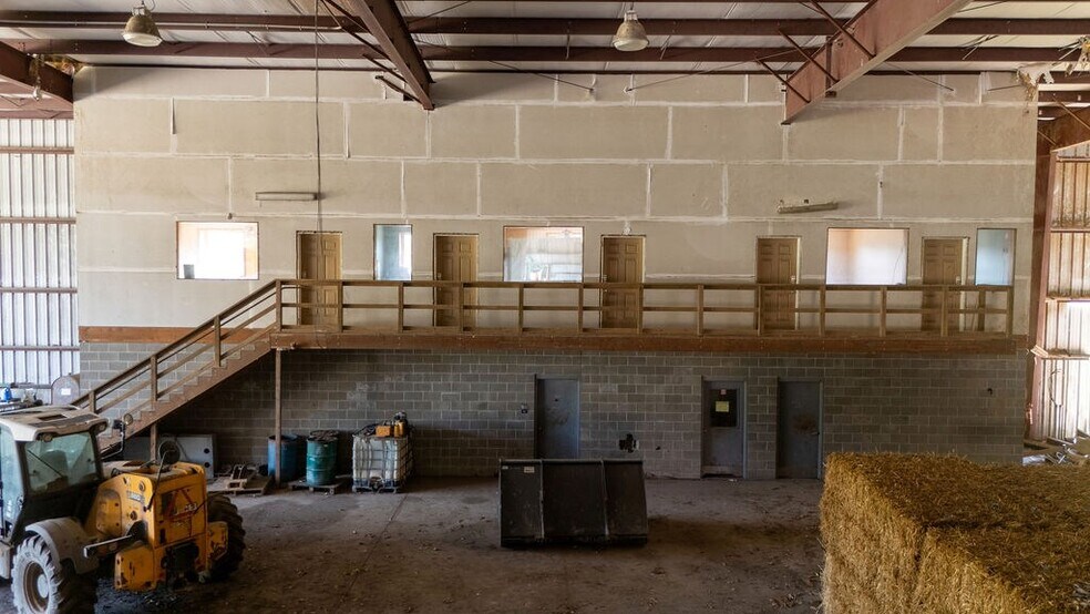 More Photos Of 398 Main St, Roulette Warehouse For Sale