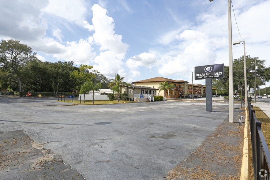 More Photos Of 13518 N Florida Ave, Tampa Auto Dealership For Sale