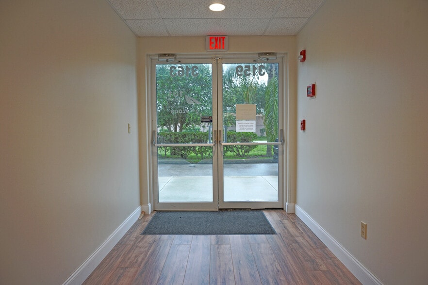 More Photos Of 3163 SE Lionel Ter, Stuart Warehouse For Lease