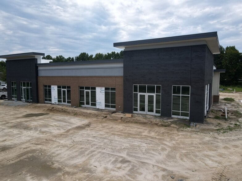 More Photos Of 2109 W Arlington Blvd, Greenville General Retail For Lease