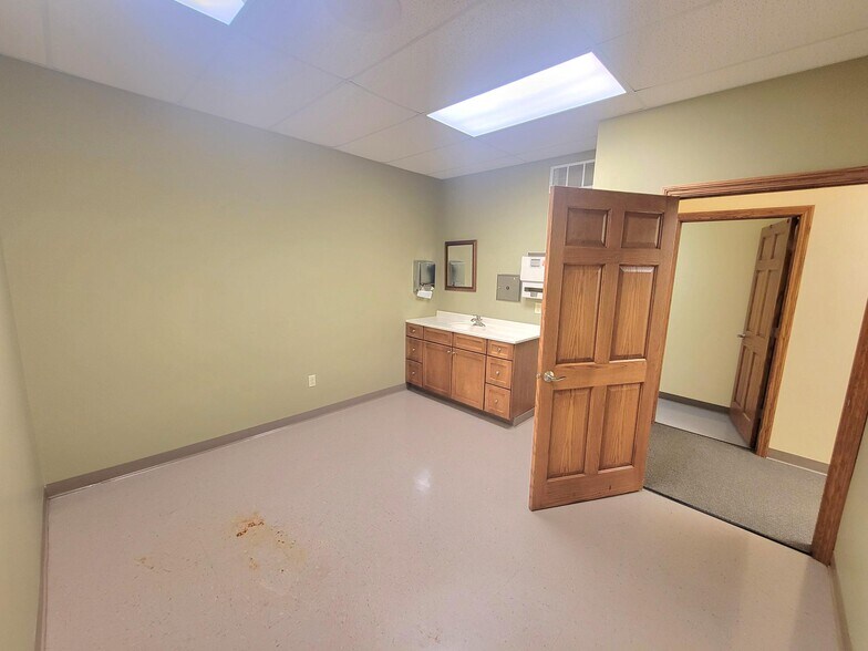 More Photos Of 11376 Broadway, Crown Point Office For Sale