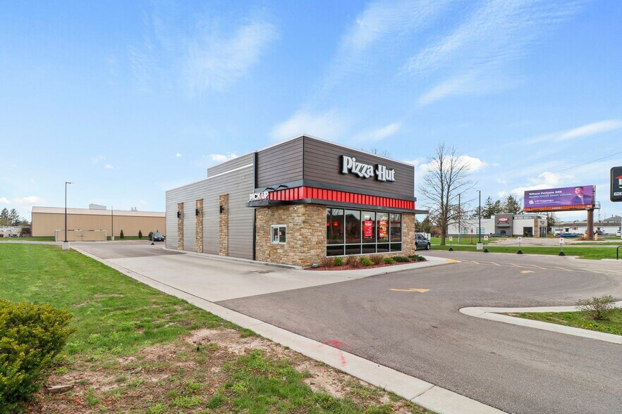 More Photos Of 2017 W Court St, Janesville General Retail For Sale
