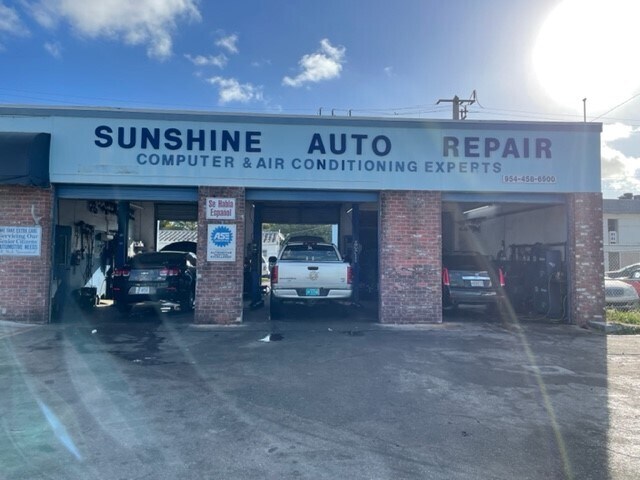 More Photos Of 1010 N Federal Hwy, Hallandale Beach Service For Sale