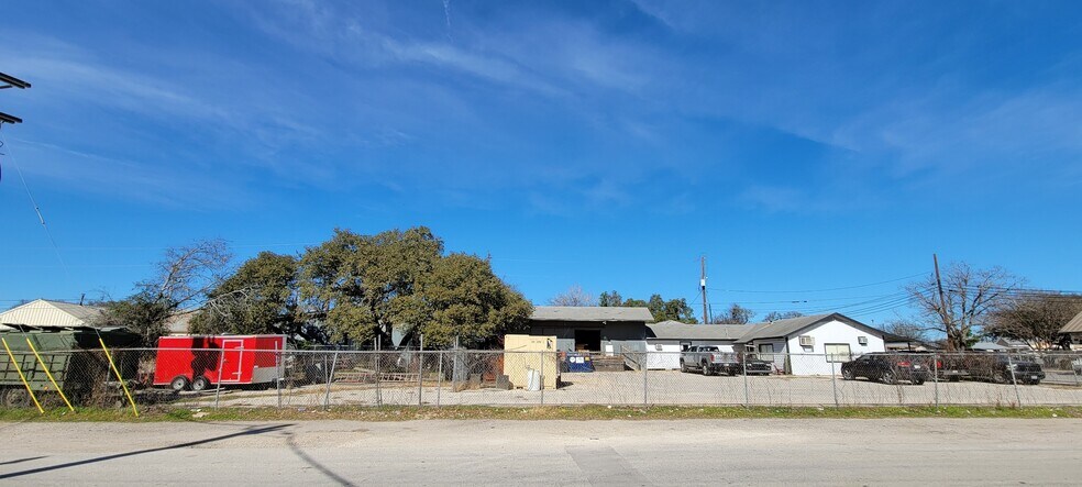 More Photos Of 101 S San Marcos, Dripping Springs Warehouse For Sale