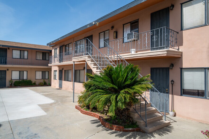 More Photos Of 5505 Cherry Ave, Long Beach Apartments For Sale
