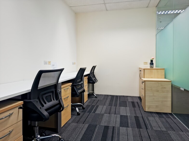 More Photos Of 5075 Hopyard Rd, Pleasanton Coworking Space