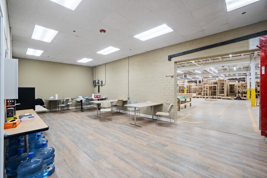 More Photos Of 207 20th St SE, Hickory Warehouse For Sale