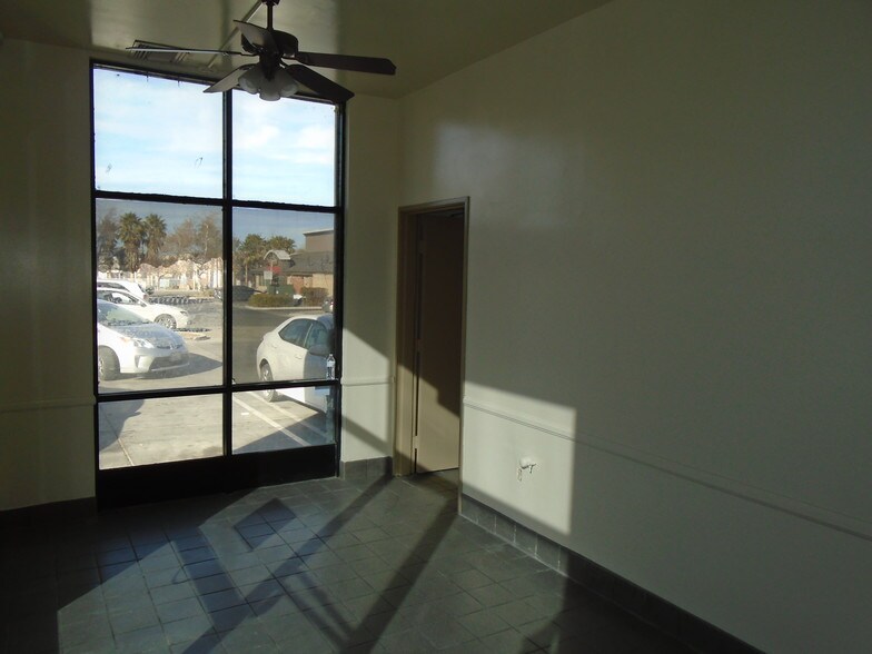 More Photos Of 202 E Palmdale Blvd, Palmdale Auto Repair For Lease