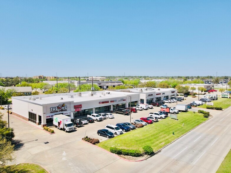 More Photos Of 10511-10521 Jones Rd, Houston Unknown For Lease