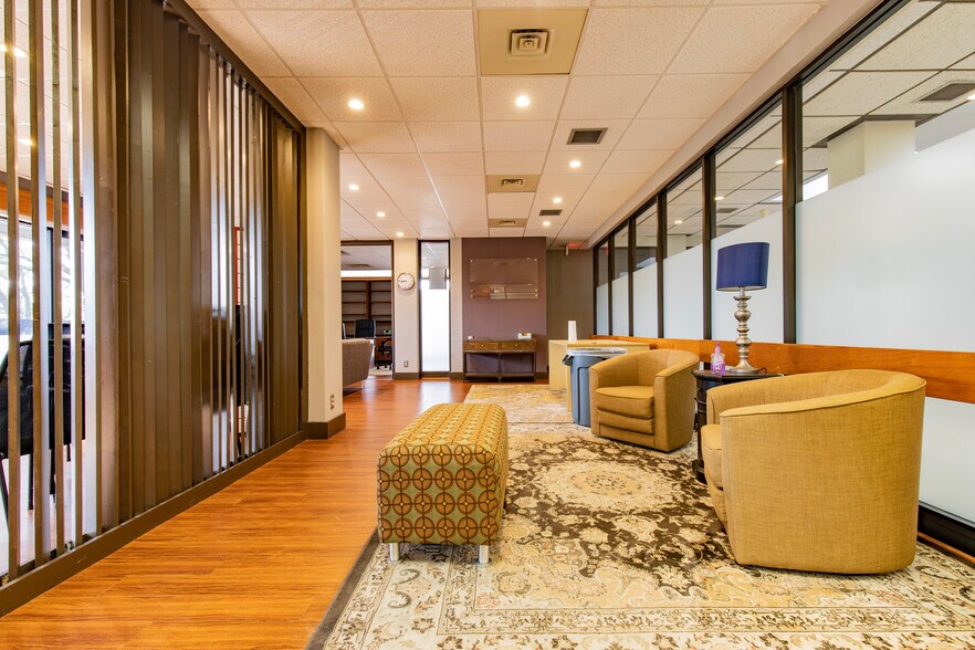 More Photos Of 7900 Shoal Creek Blvd, Austin General Retail For Sale