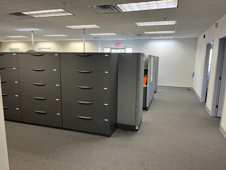 More Photos Of 14 Currency Dr, Bloomington Office For Sale