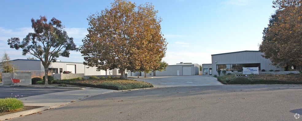 More Photos Of 1040 N Marcin St, Visalia Light Manufacturing For Lease