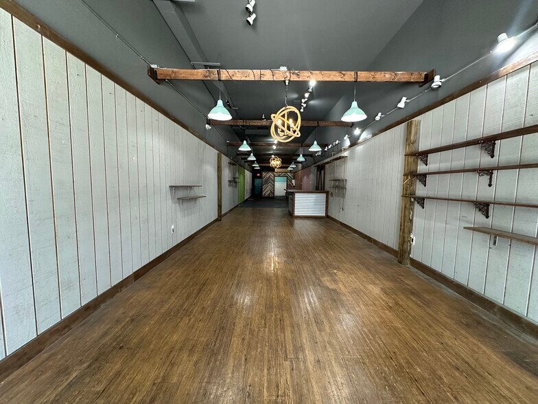 More Photos Of 2029 Harrison St, Hollywood Storefront For Lease