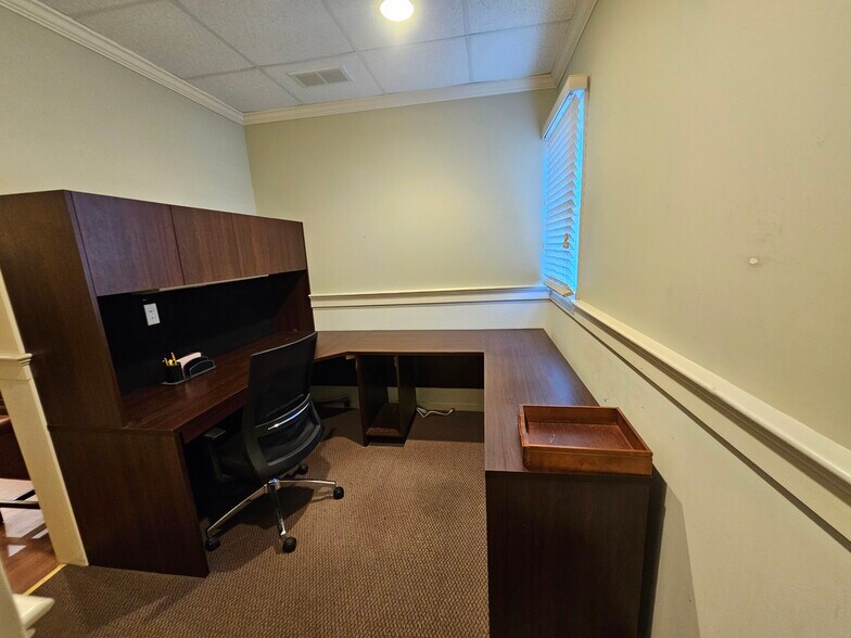 More Photos Of 32 Church St, Flemington Office Residential For Lease