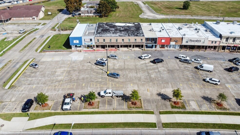 More Photos Of 8717 W Judge Perez Dr, Chalmette Office For Sale