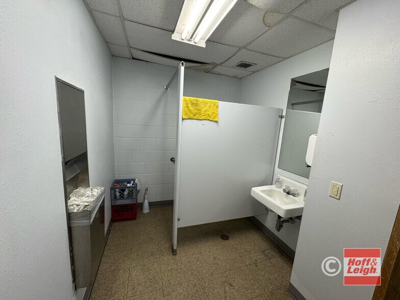 More Photos Of 2445 Wayside Ct, Colorado Springs Warehouse For Sale