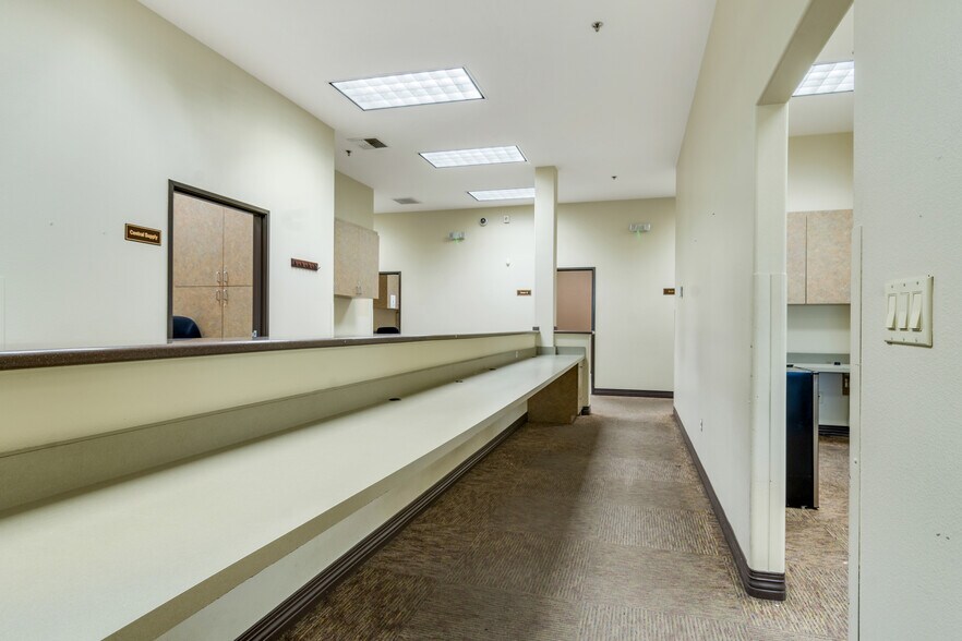More Photos Of 33494 Oak Glen Rd, Yucaipa Medical For Lease