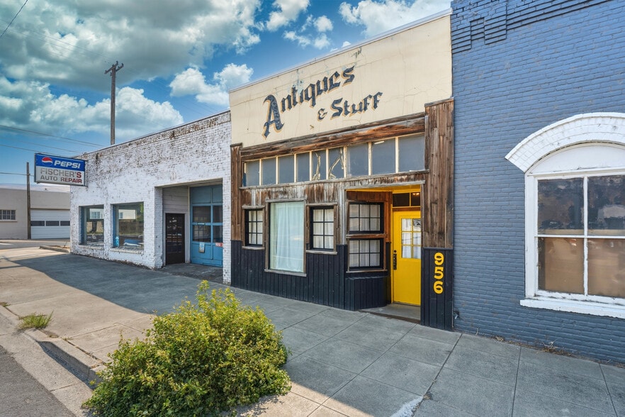 More Photos Of 956 Main St, Pomeroy Storefront For Sale