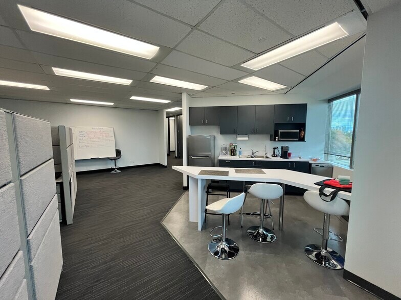 More Photos Of 2001 Sheppard Ave E, Toronto Office For Lease