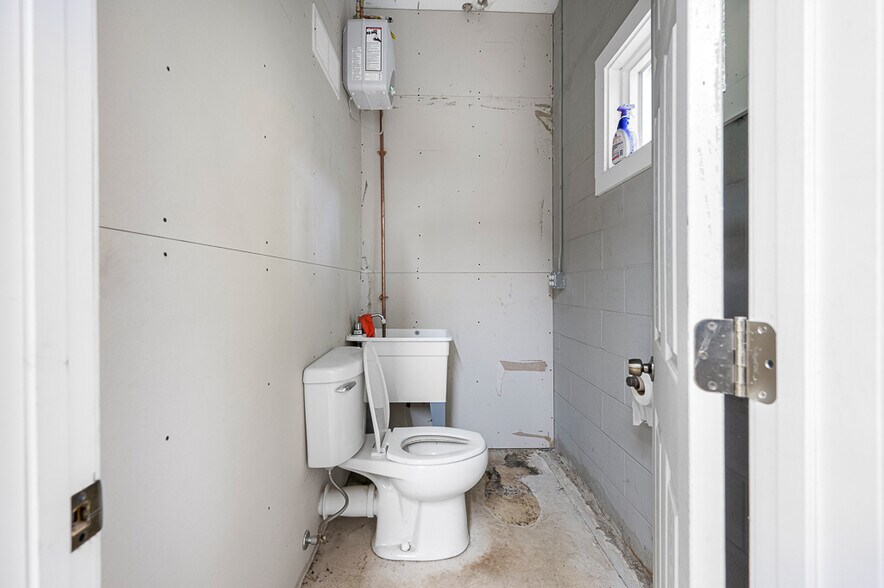 More Photos Of 10 Meadow Rd, Spencer Lodge Meeting Hall For Sale