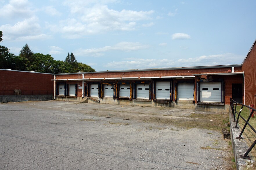 More Photos Of 239 Rowan St, Salem Warehouse For Sale