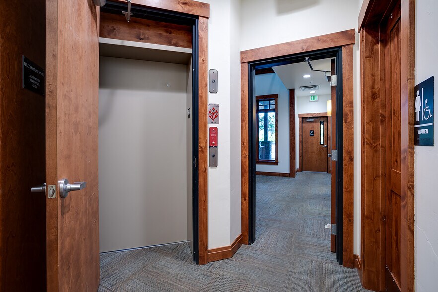 More Photos Of 675 Snapdragon Way, Steamboat Springs Office For Sale