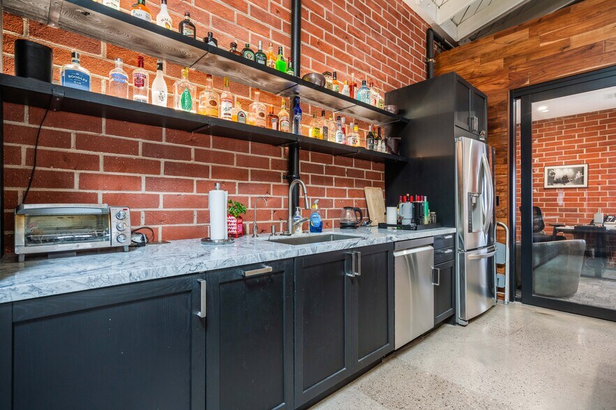 More Photos Of 11162 La Grange Ave, West Los Angeles Loft Creative Space For Sale
